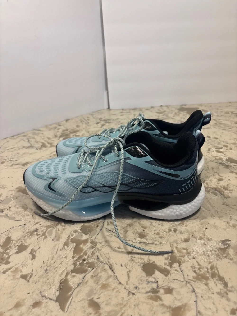 Maeharmay Armadillo Sneakers Women’s 42 Two Pairs